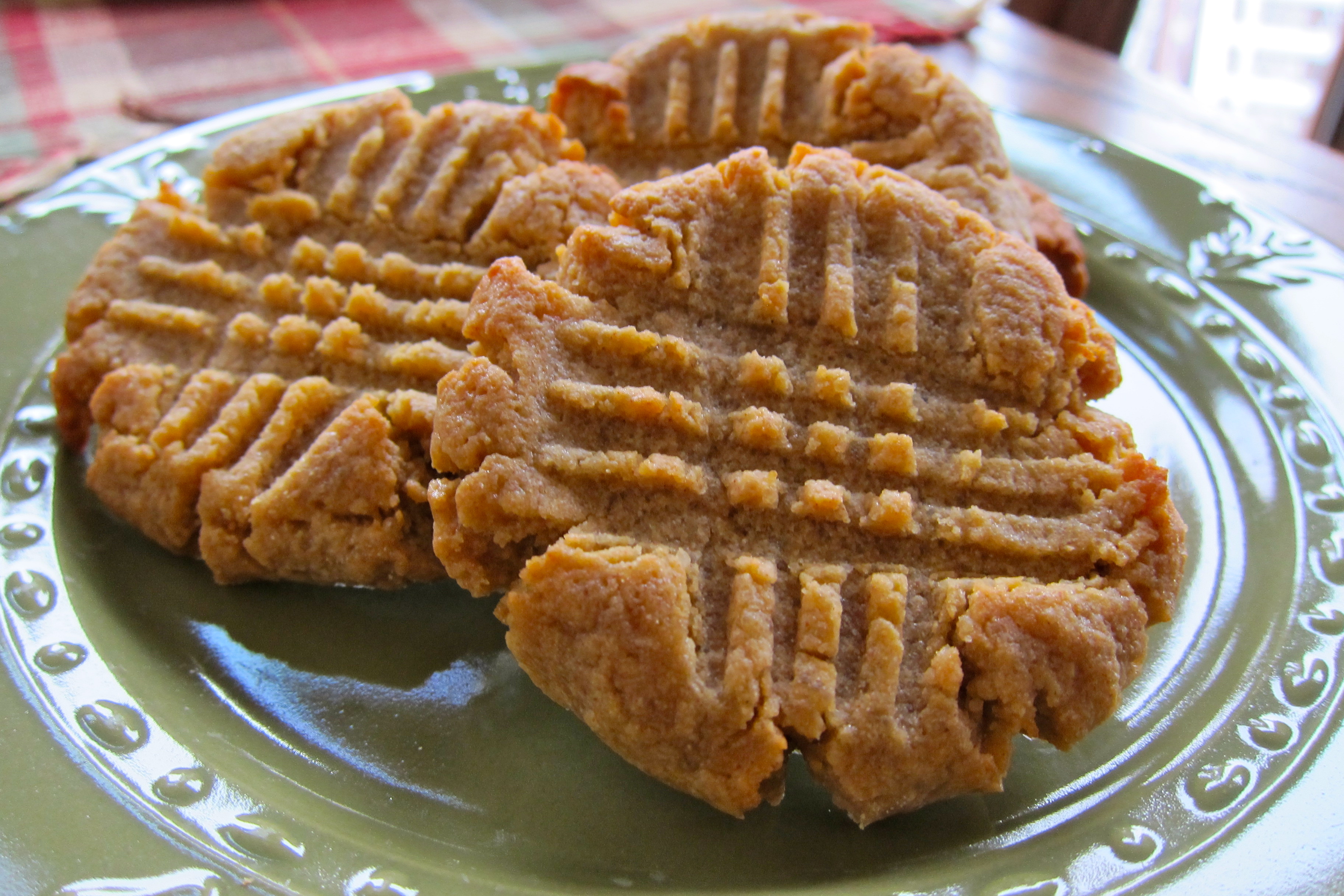 Flourless Peanut Butter Cookies (2 net carbs!) – Simply Living Healthy